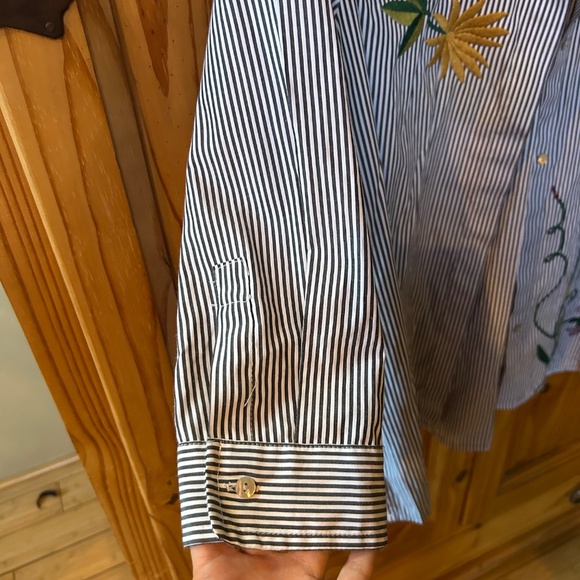 Olivia Grace Top Button Up Blue and White Stripe Embroidered Women's Size Large - Picture 4 of 7